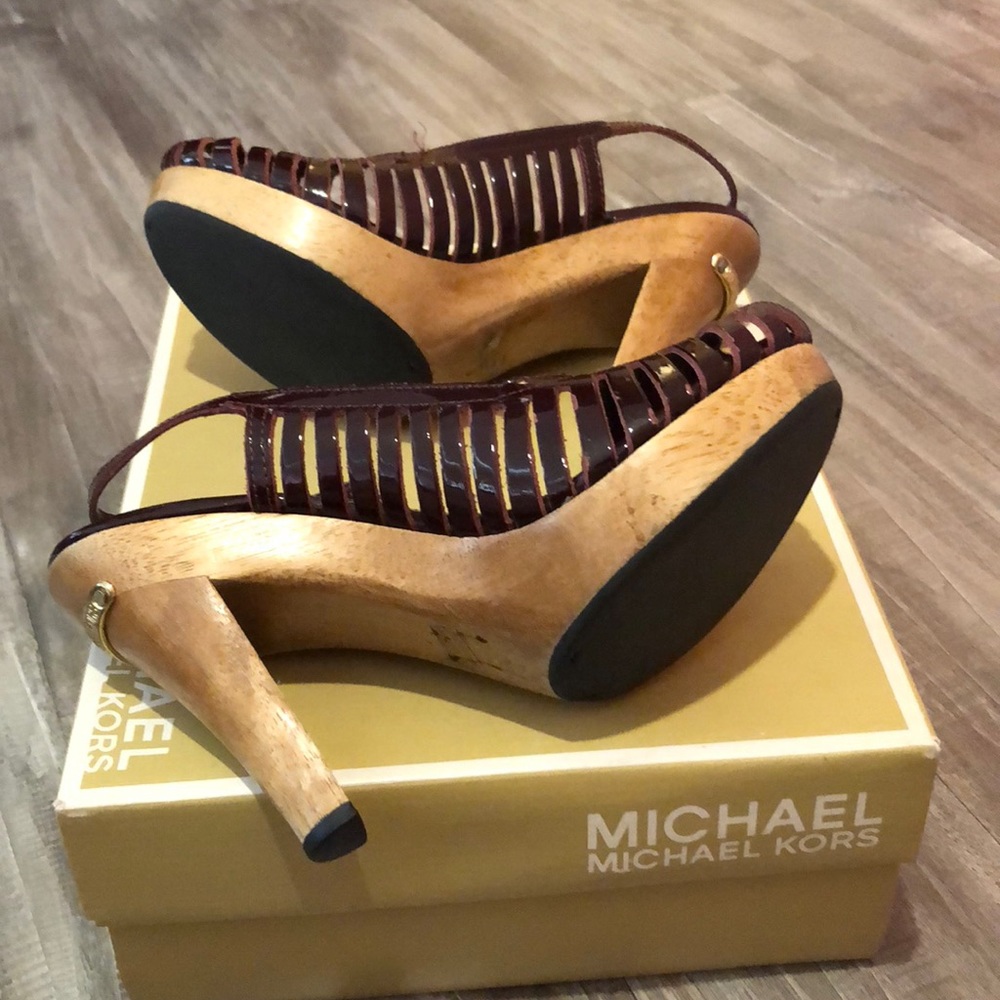 Michael Kors side sling